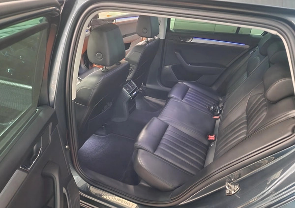 Skoda Superb cena 70900 przebieg: 198445, rok produkcji 2016 z Warszawa małe 781